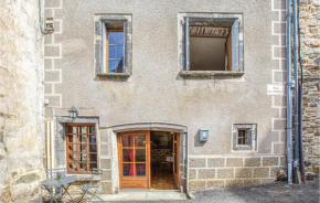 2 Bedroom Cozy Apartment In Saint-Chely-Daubrac